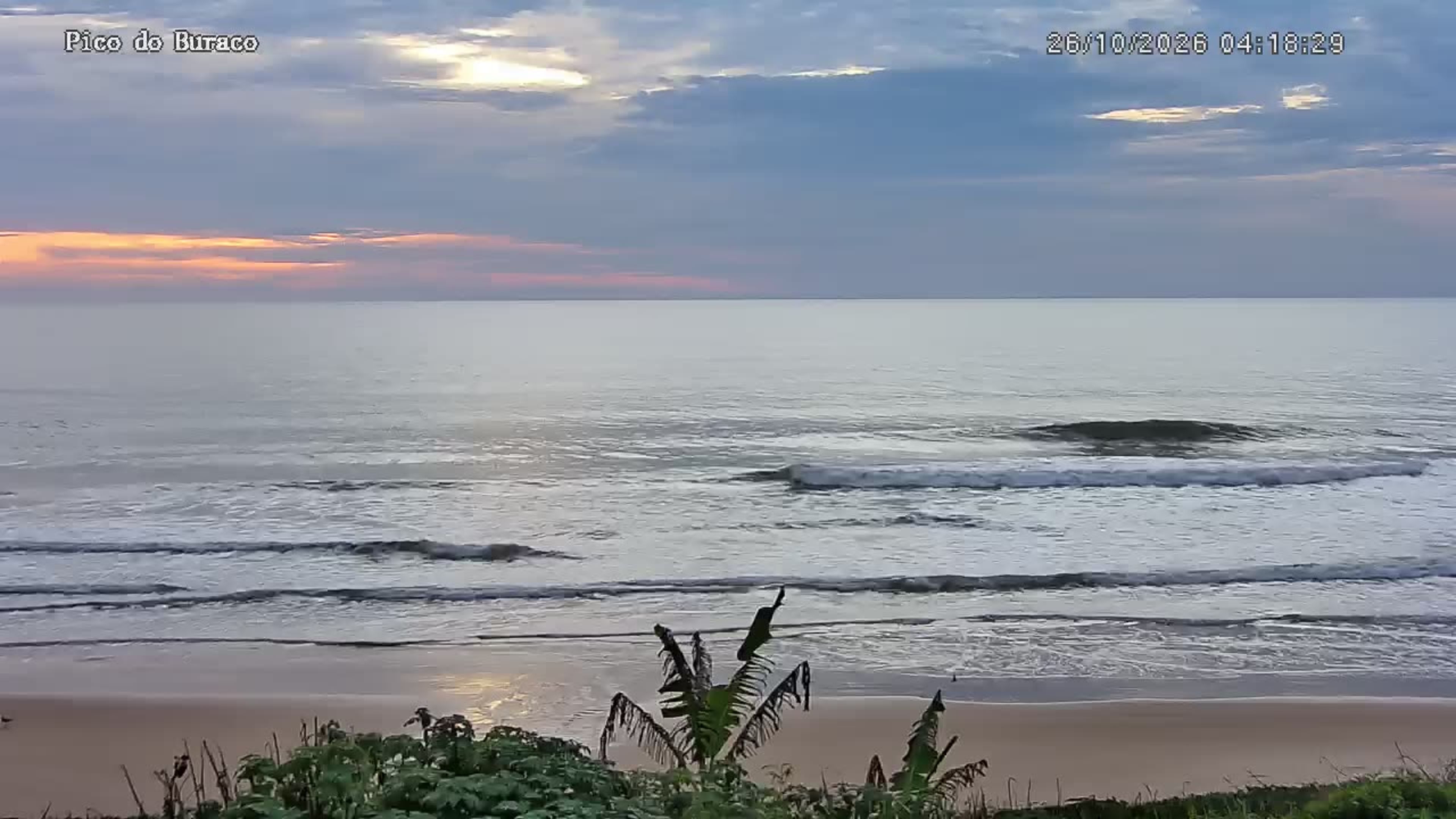 Buraco, Praia do Buraco, hoje no nascer do sol